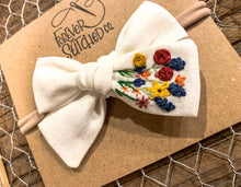 Load image into Gallery viewer, JL Autumn Garden Bow