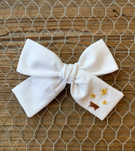 Load image into Gallery viewer, Manger Bow