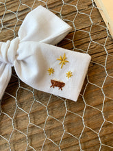 Load image into Gallery viewer, Manger Bow