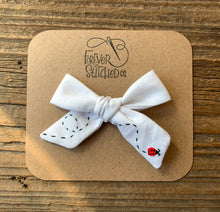 Load image into Gallery viewer, Ladybug Bow