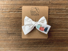 Load image into Gallery viewer, JL Three Pumpkins Bow