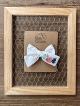 Load image into Gallery viewer, JL Three Pumpkins Bow