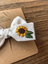 Load image into Gallery viewer, JL Sunflower Bow