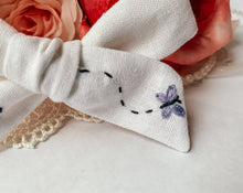 Load image into Gallery viewer, Butterfly Bow