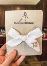 Load image into Gallery viewer, Spring Flowers Bow