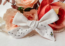 Load image into Gallery viewer, Bumblebee Bow